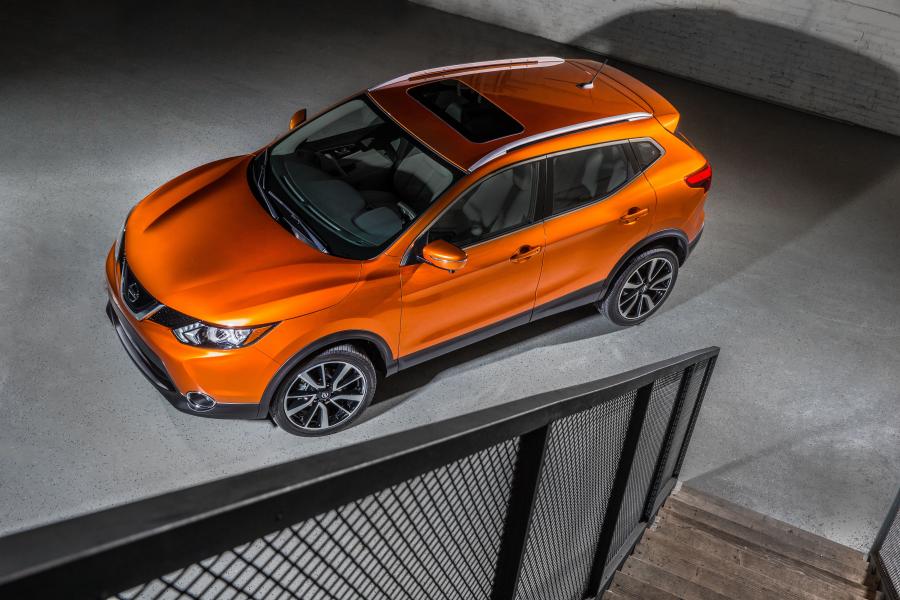  Nissan Rogue Sport 2017 года  (фото 3 из 71)